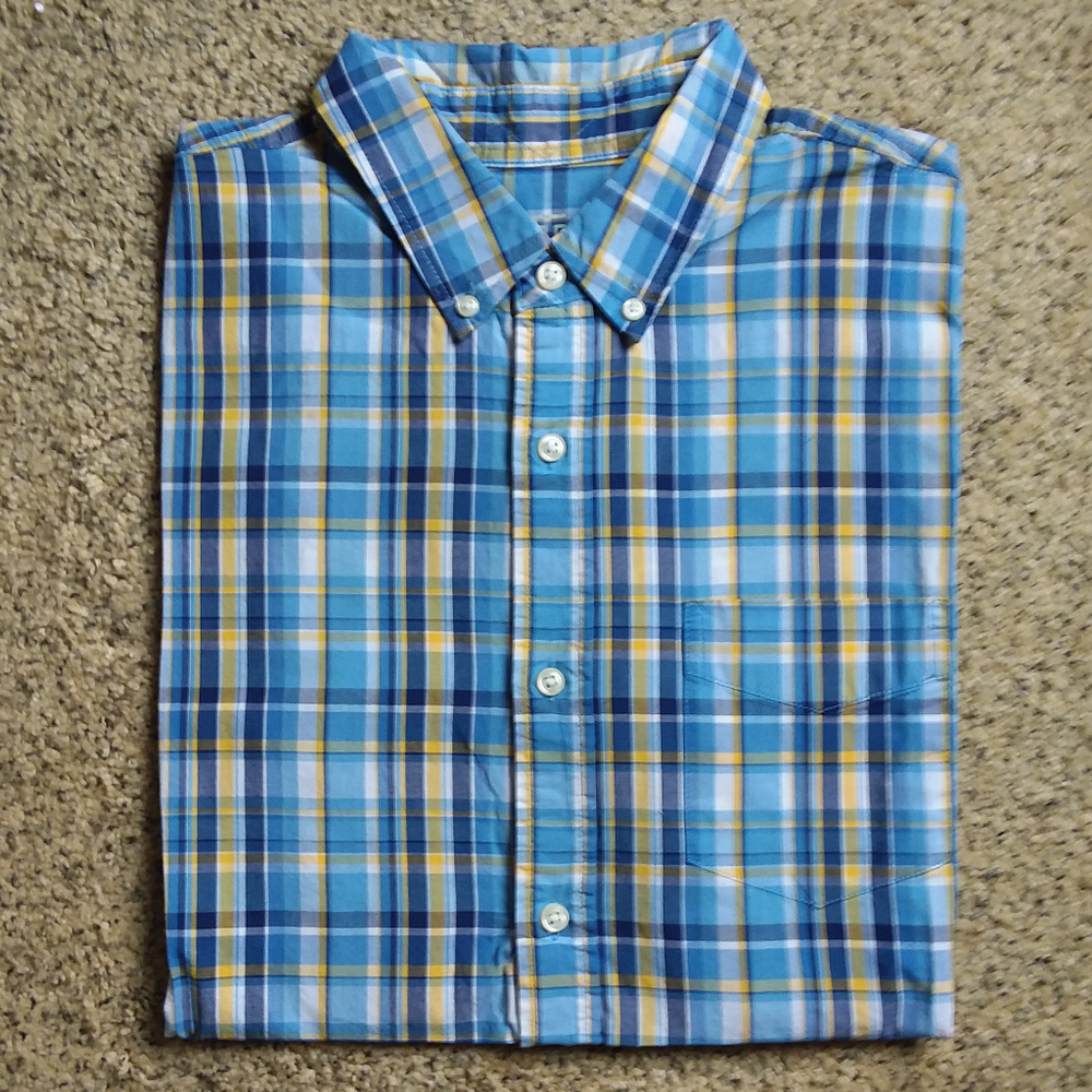 Men's short sleeve button up